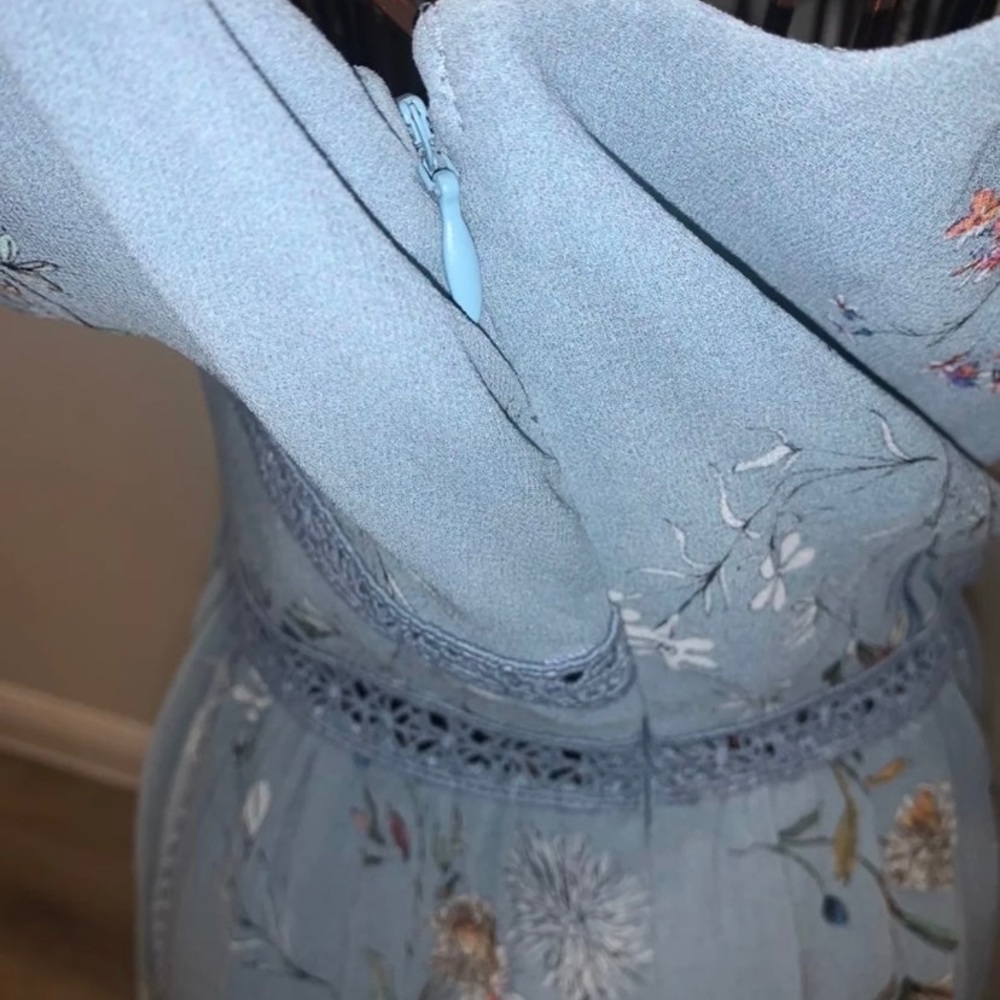 Dress - Picture 6 of 7